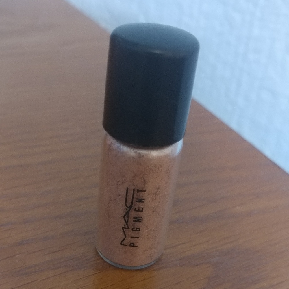 Mac pigment